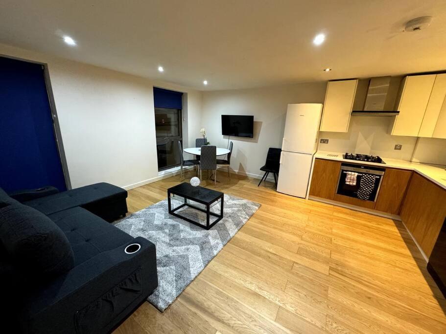 Paddington Station 2 Bedroom House