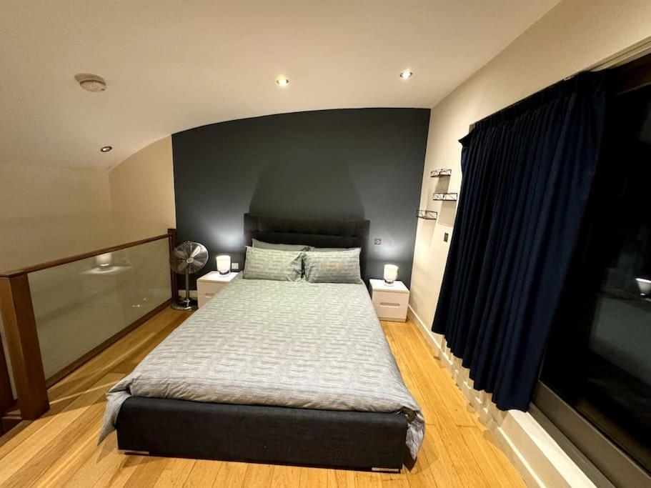 Paddington Station 2 Bedroom House