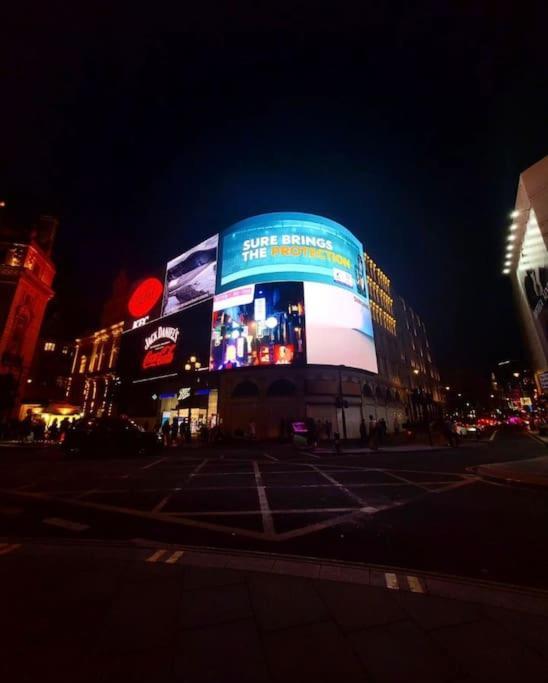 Premium In Piccadilly * Londres
