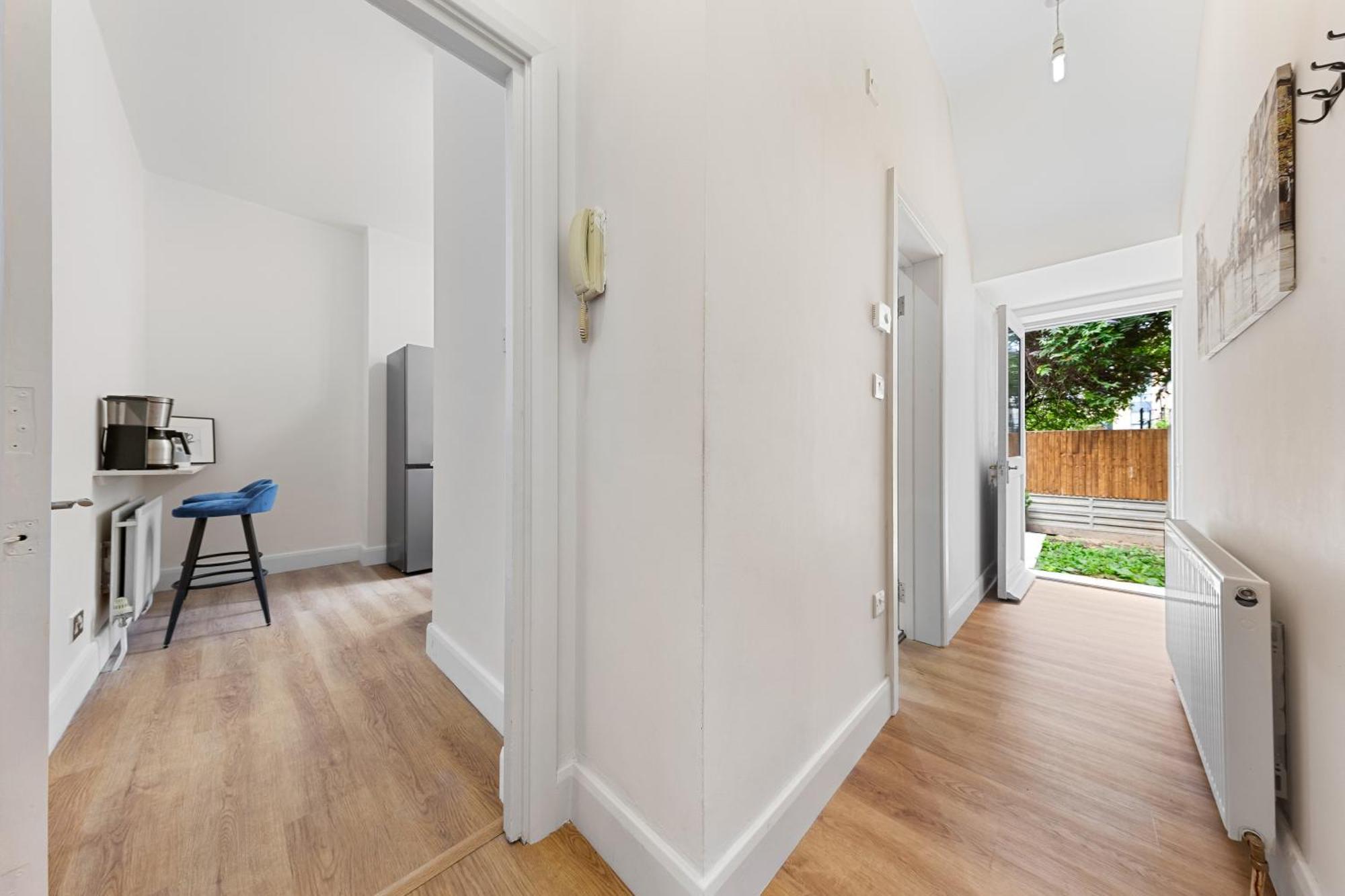 Maida Vale, Modern Apt, Sleeps 4, London. Appartement Londres