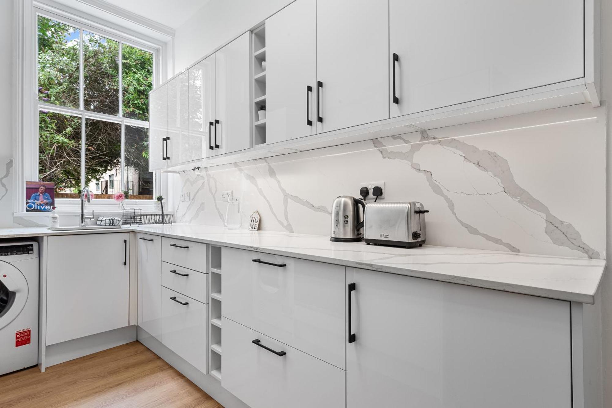 Maida Vale, Modern Apt, Sleeps 4, London. Apartamento Londres