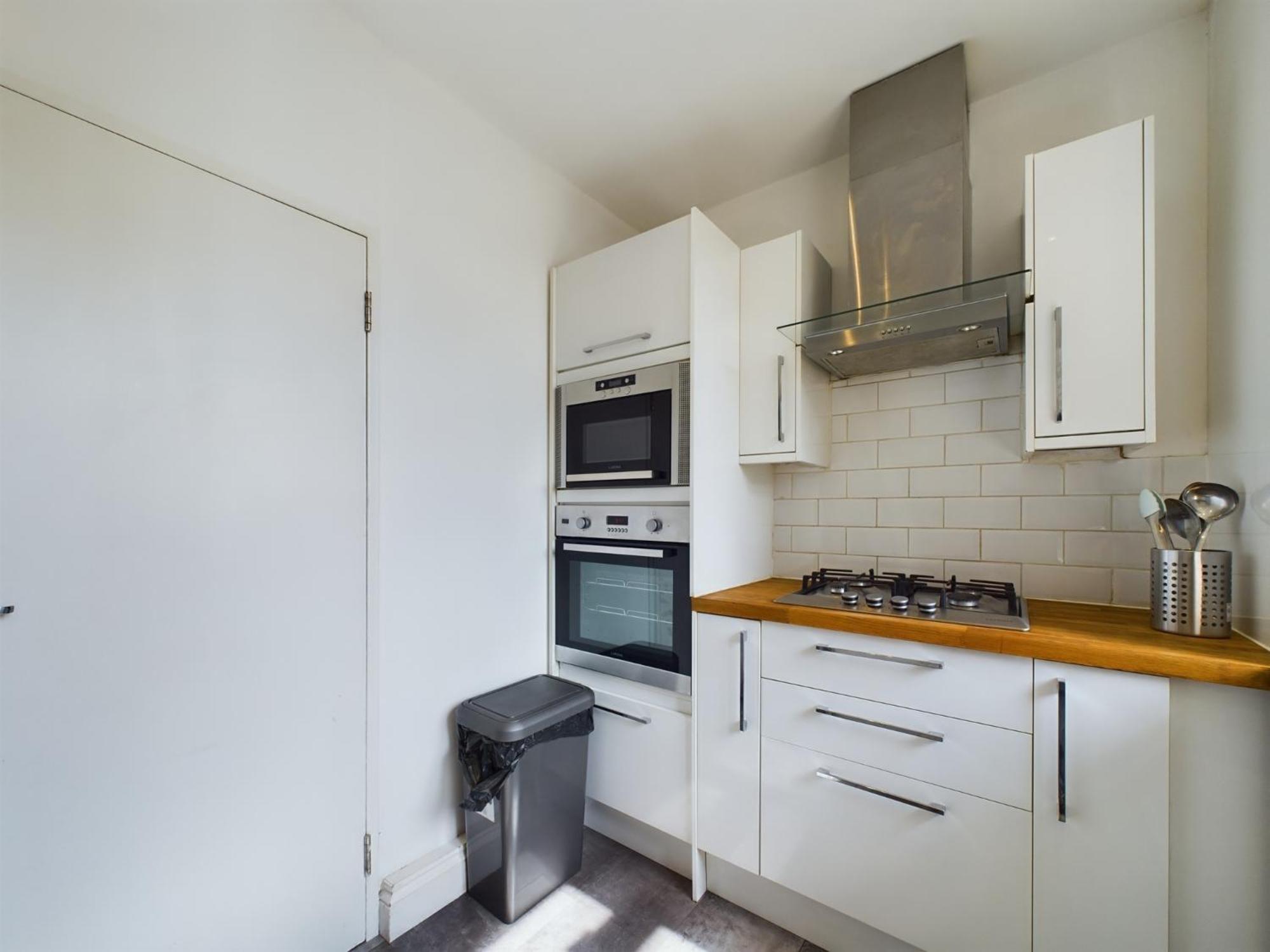 The Earl's Court Hideaway - Warm 3bdr House * London