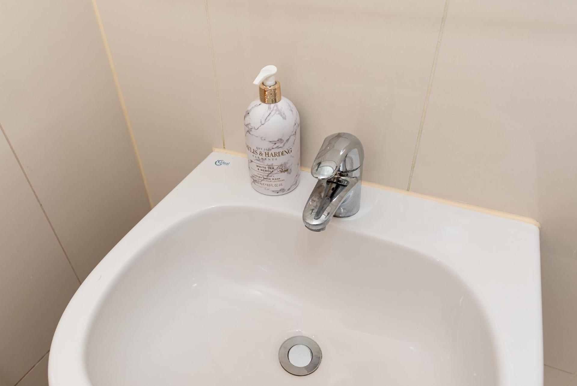 3 Bedroom With Private Terrace In Pimlico, Westminster, Victoria Londres