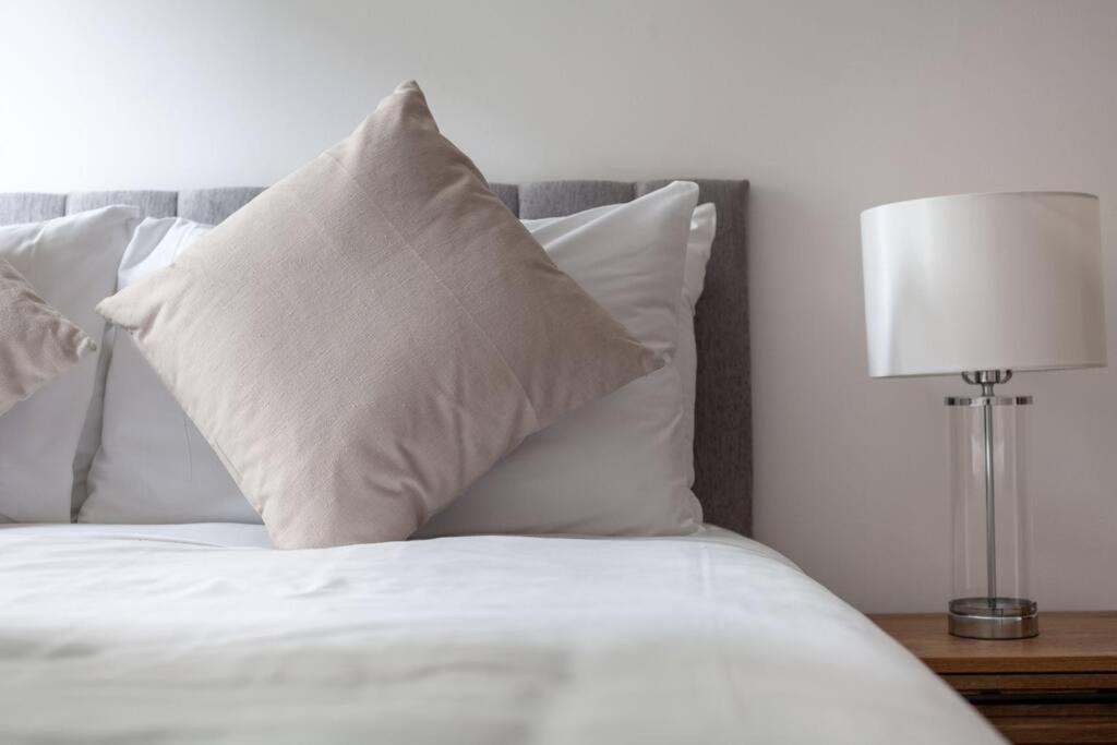 Apartamento Cozy & Stylish 2-bed Flat In Trentham Ct, Londres