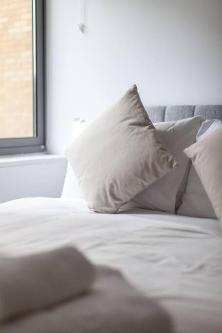 Apartamento Cozy & Stylish 2-bed Flat In Trentham Ct, Londres