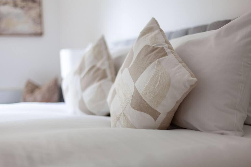 Cozy & Stylish 2-bed Flat In Trentham Ct, * Londres
