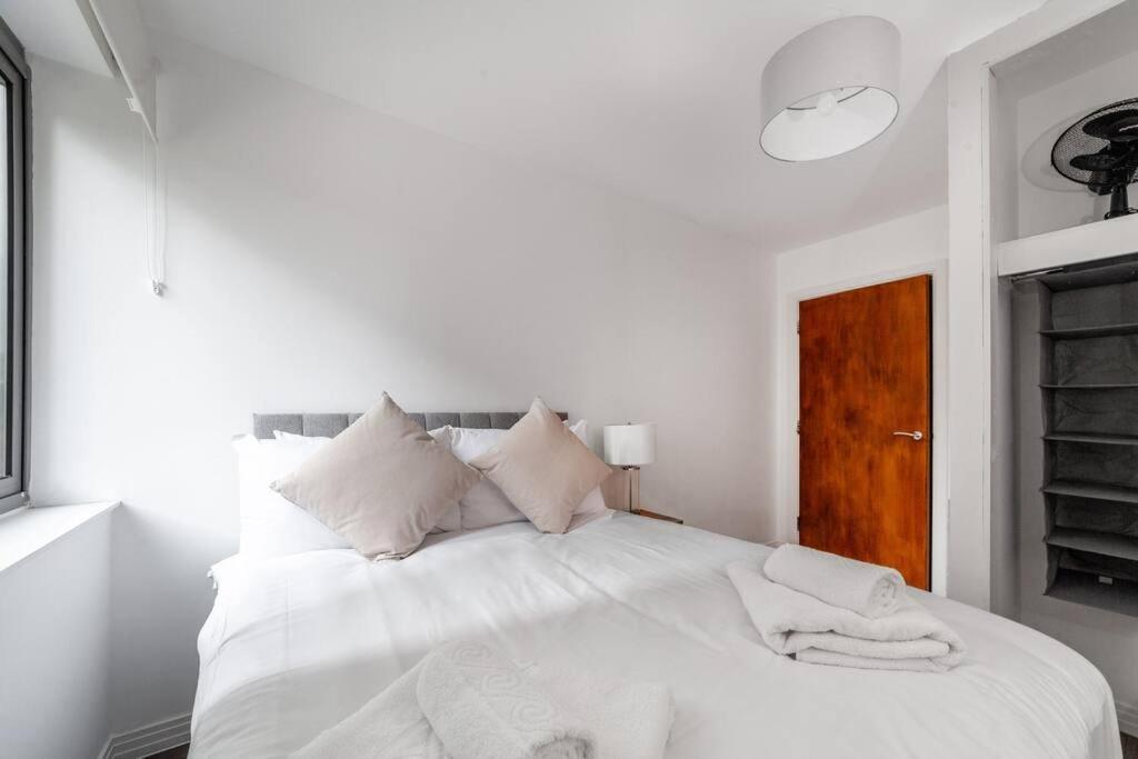Cozy & Stylish 2-bed Flat In Trentham Ct, Apartamento