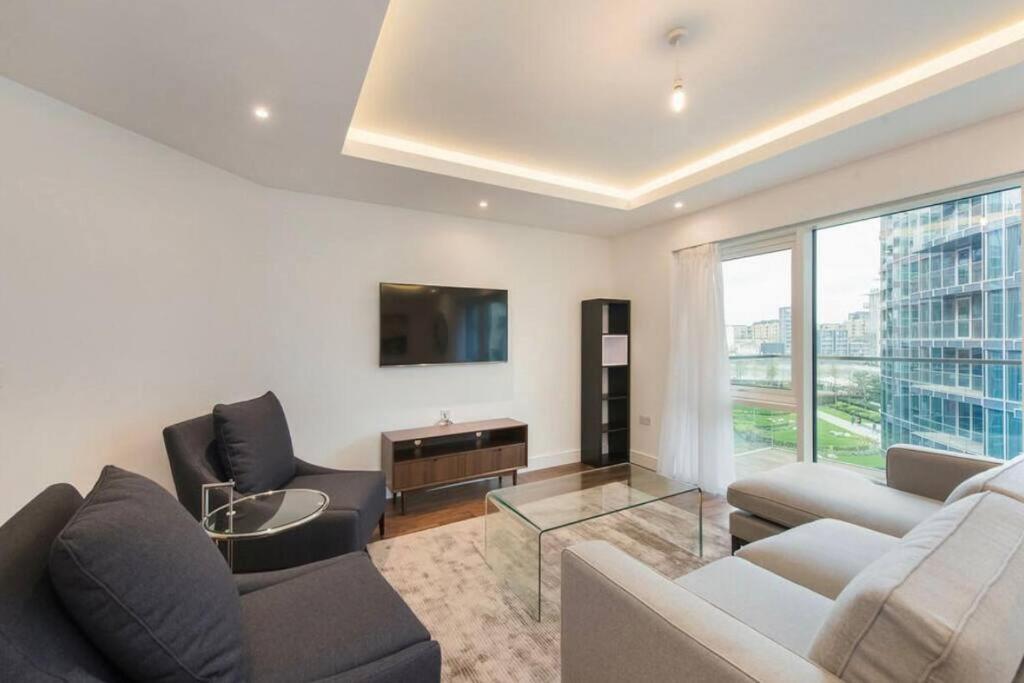 Stylish 3 Bed Gem In Londres