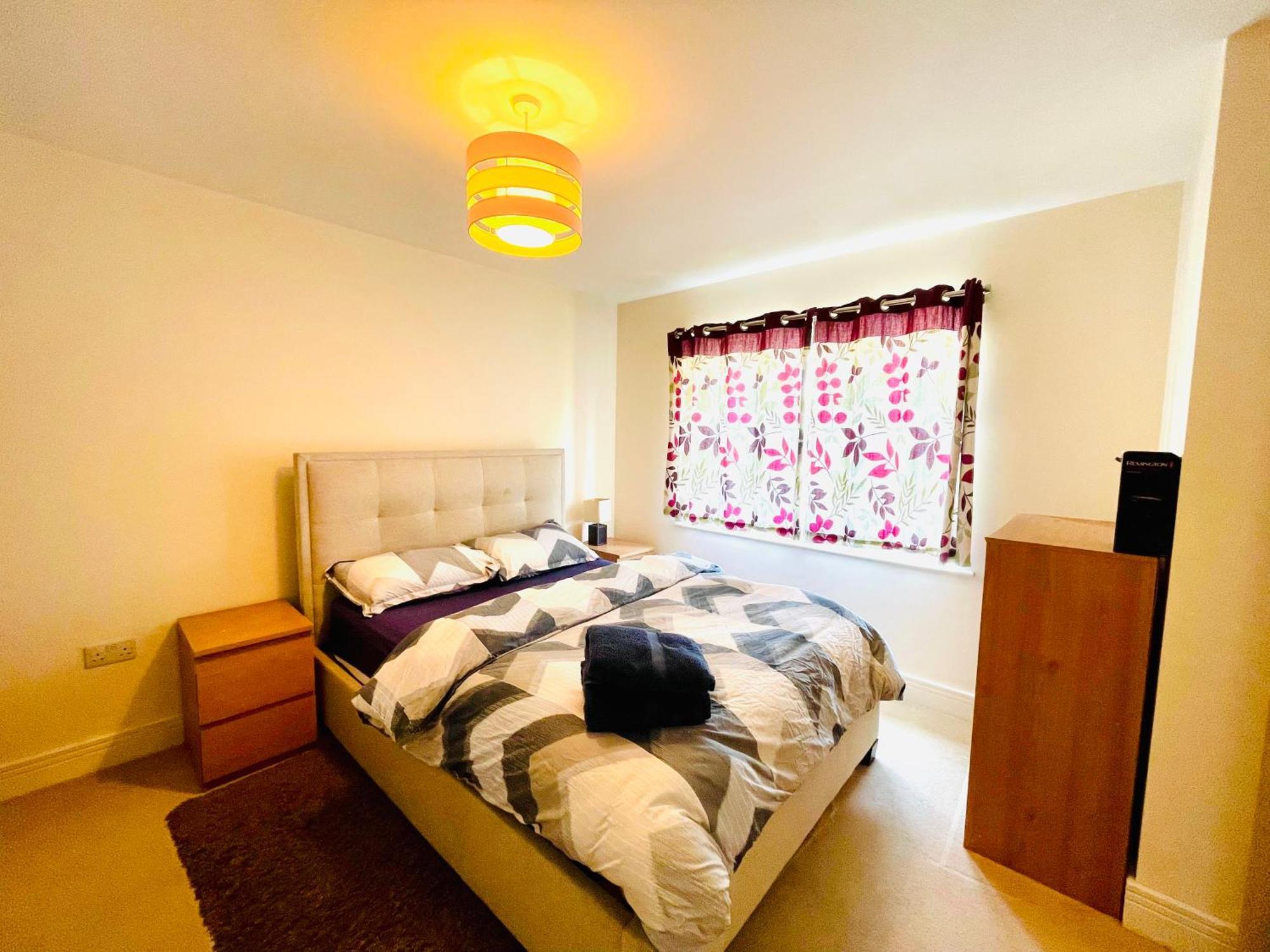2 Bed Luxury Flat Nxt To Station *