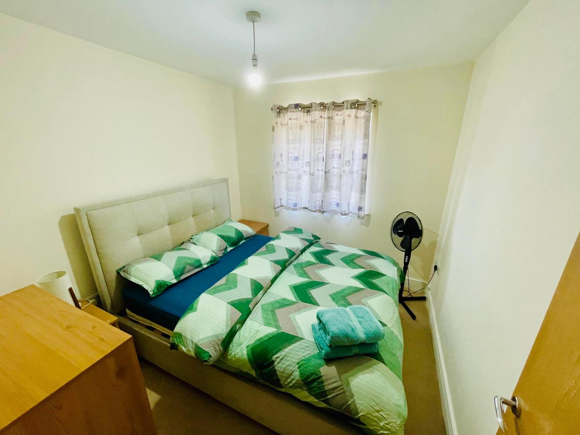Apartment 2 Bed Luxury Flat Nxt To Station London