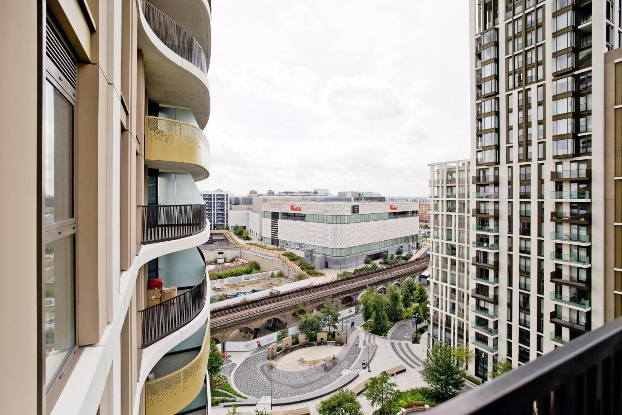 Apartamento Fabulous Westfield 2 Bed *