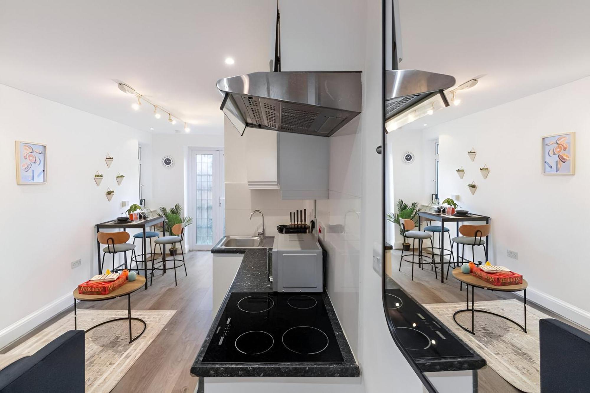 Sleek Loft Living Minimalist Urban Escape Apartamento