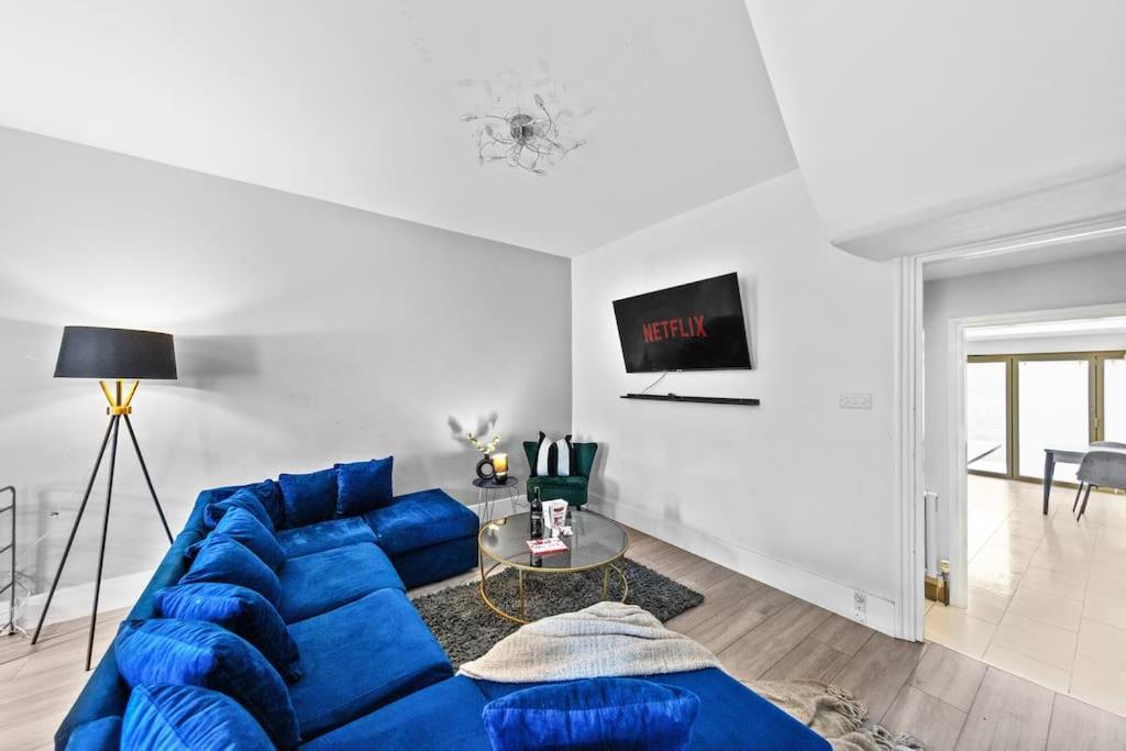 Charming Leytonstone 5 Bed - Appartement *