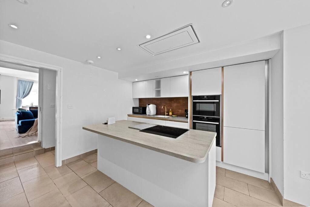 Appartement Charming Leytonstone 5 Bed - *