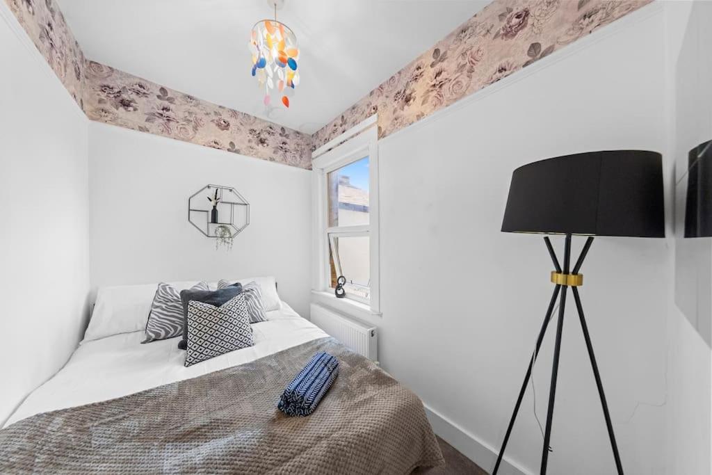 Appartement Charming Leytonstone 5 Bed -