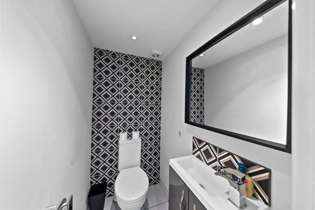 Appartement Charming Leytonstone 5 Bed -