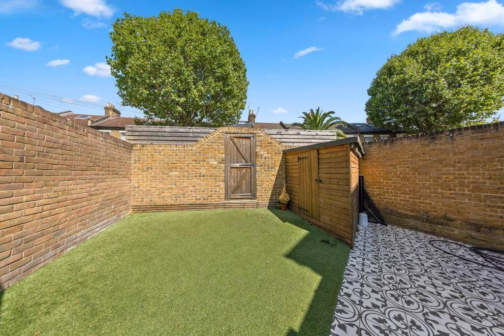 Charming Leytonstone 5 Bed - Appartement