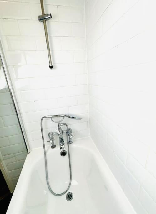 Apartamento Quiet Beautiful 4 Person Camden Flat W Kitchen *
