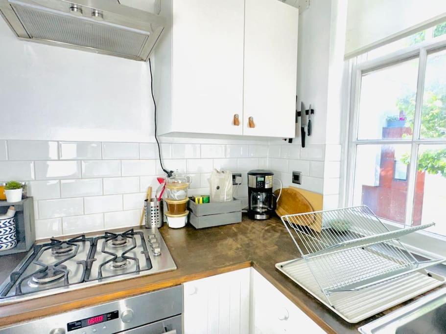 Apartamento Quiet Beautiful 4 Person Camden Flat W Kitchen Londres