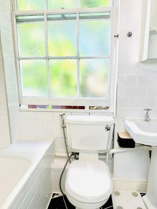 Apartamento Quiet Beautiful 4 Person Camden Flat W Kitchen *