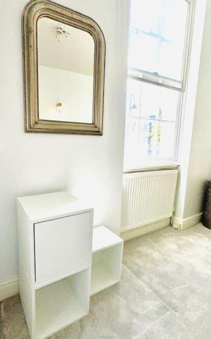 Quiet Beautiful 4 Person Camden Flat W Kitchen Londres
