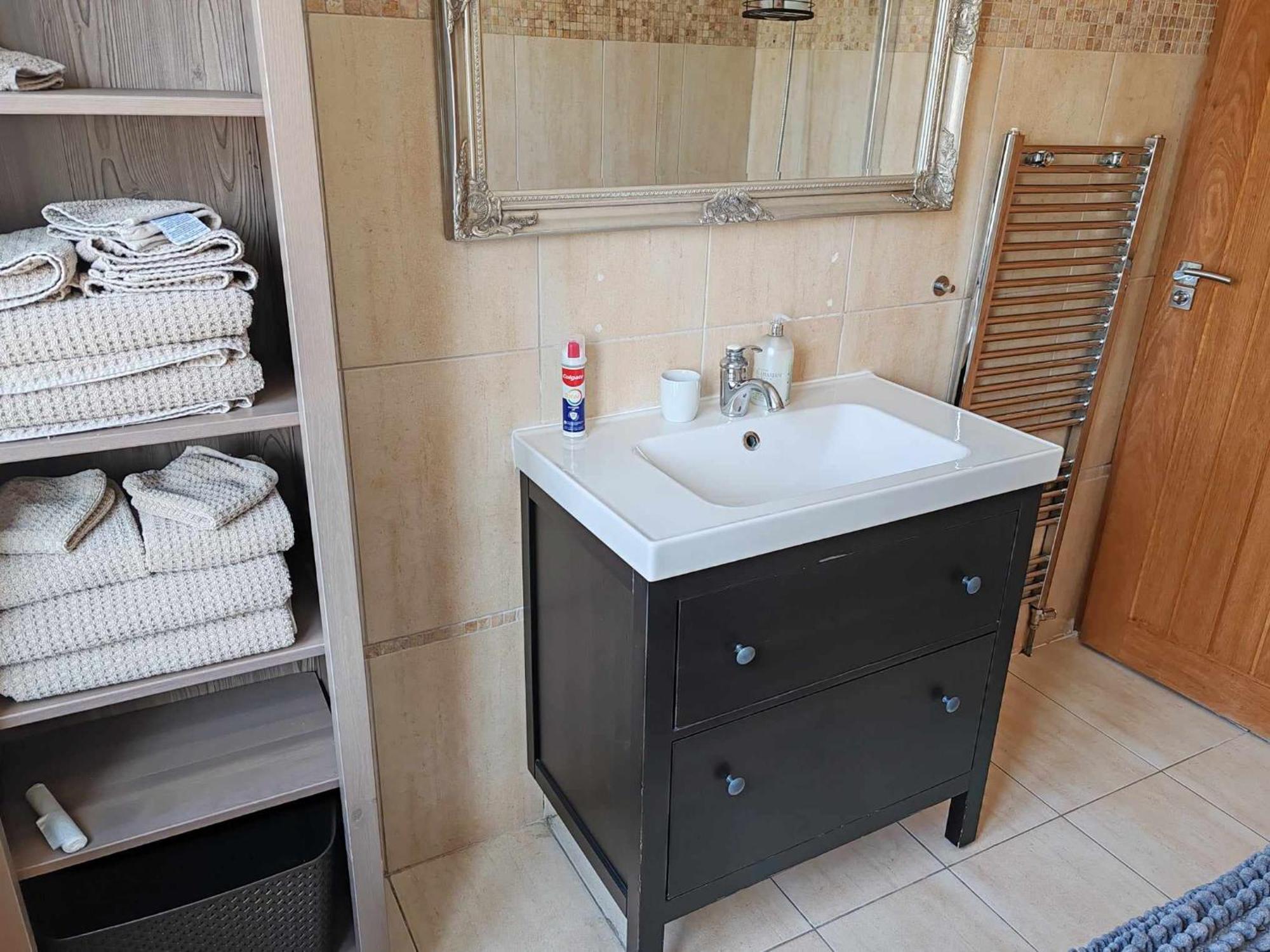 Two Bedroom In Dollis Hill