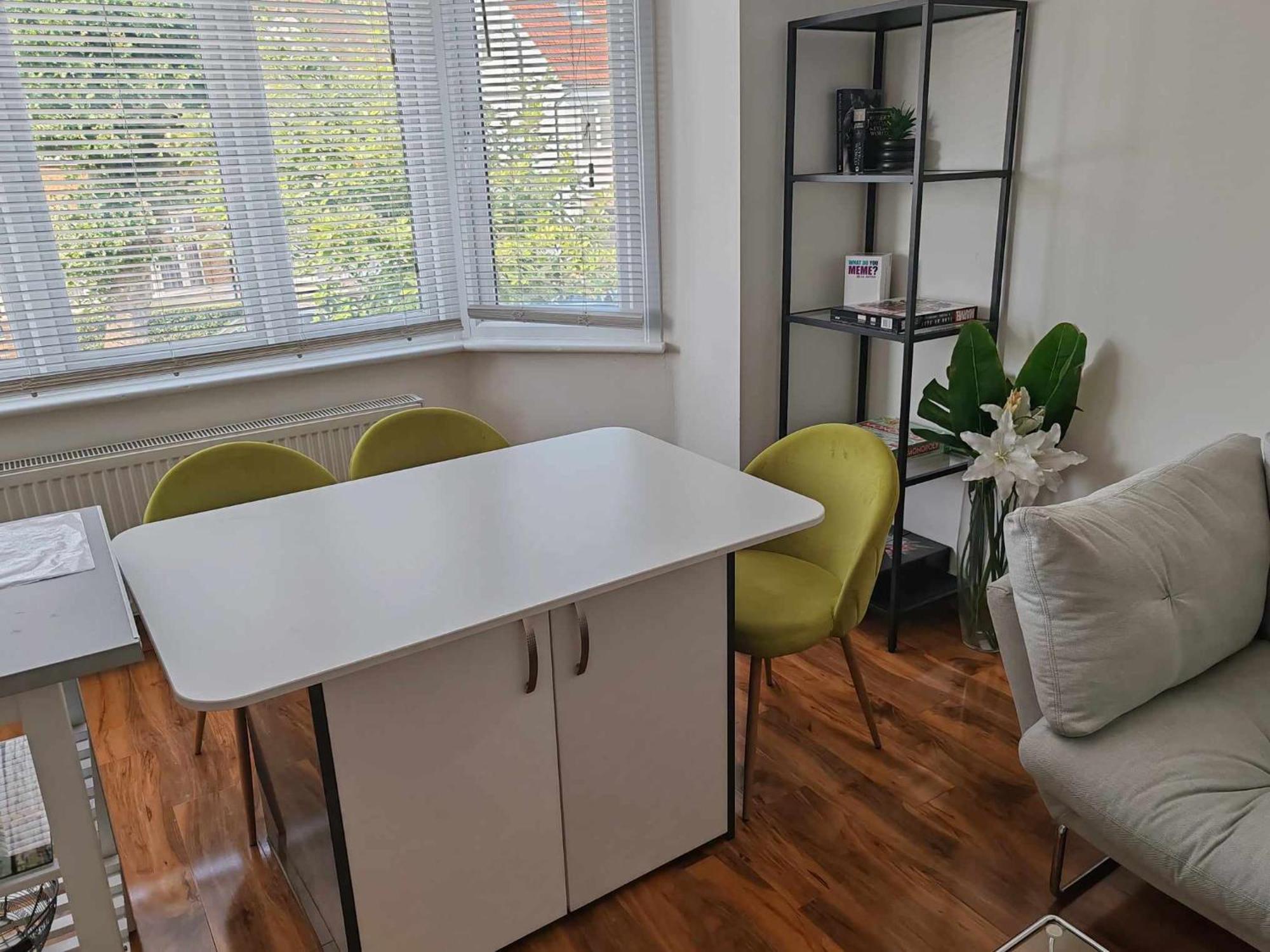 Two Bedroom In Dollis Hill *