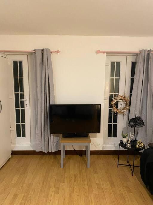 Apartment Lovely Sleep 4 In Sb6 London