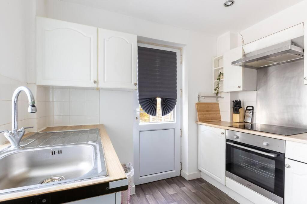Lovely Garden 2bd Flat In Apartamento *