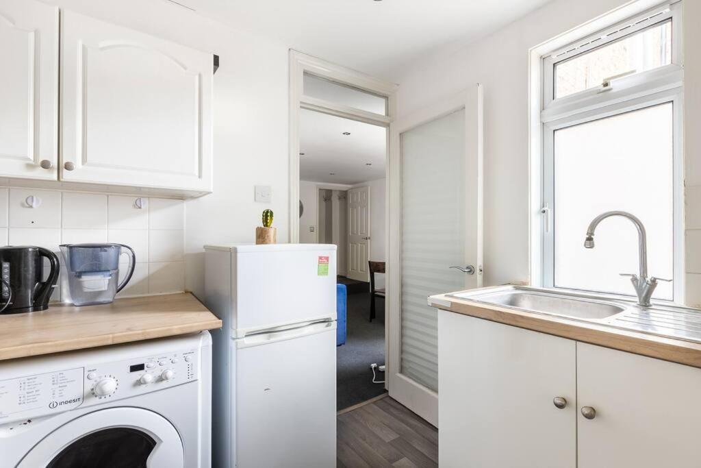 Lovely Garden 2bd Flat In Apartamento Londres