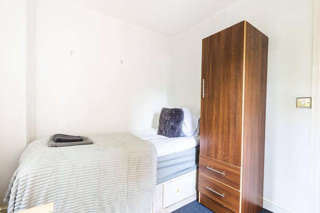 Lovely Garden 2bd Flat In Apartamento Londres