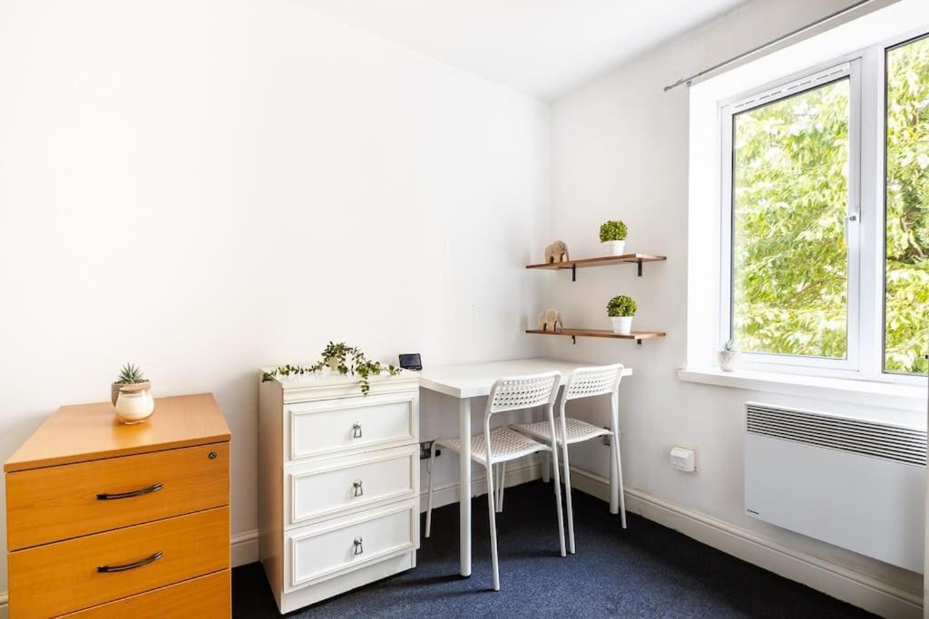 Lovely Garden 2bd Flat In