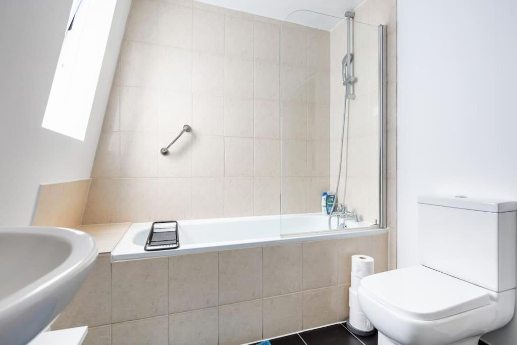 Apartamento Bright N' Charming Air Conditioned Two Bed In Heart Of Londres