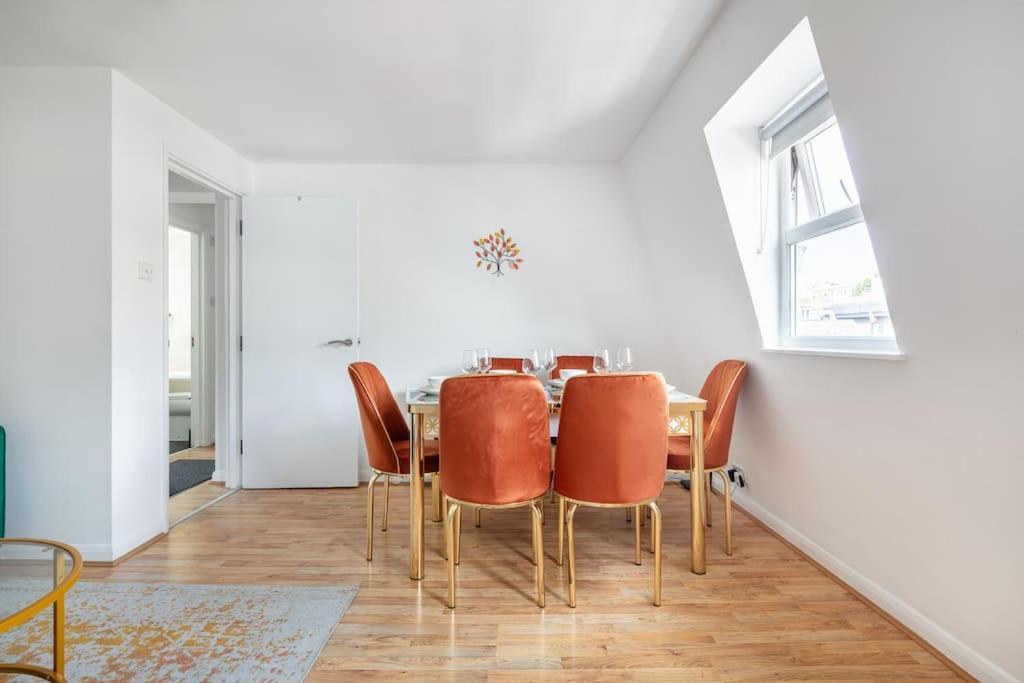 Bright N' Charming Air Conditioned Two Bed In Heart Of * Londres