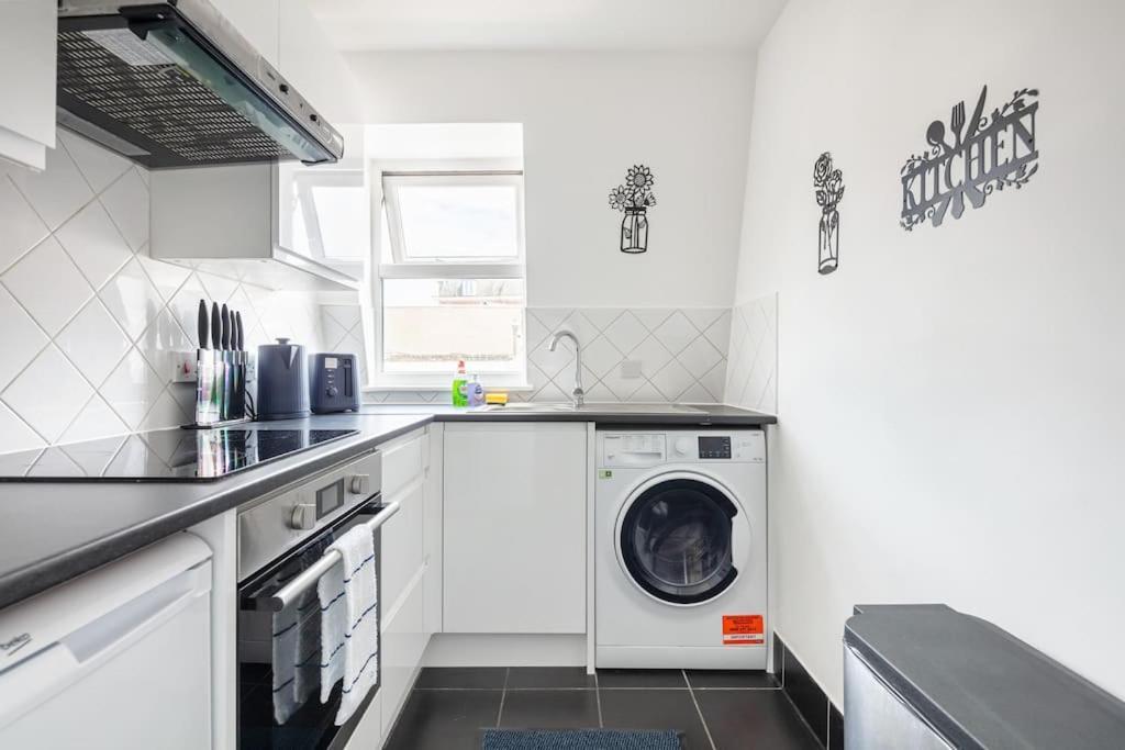 Bright N' Charming Air Conditioned Two Bed In Heart Of Apartamento Londres