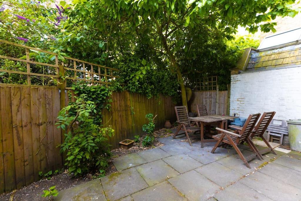 Appartement Lovely Garden Flat In