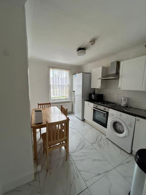 Apartamento East 2 Bedroom Flat Londres