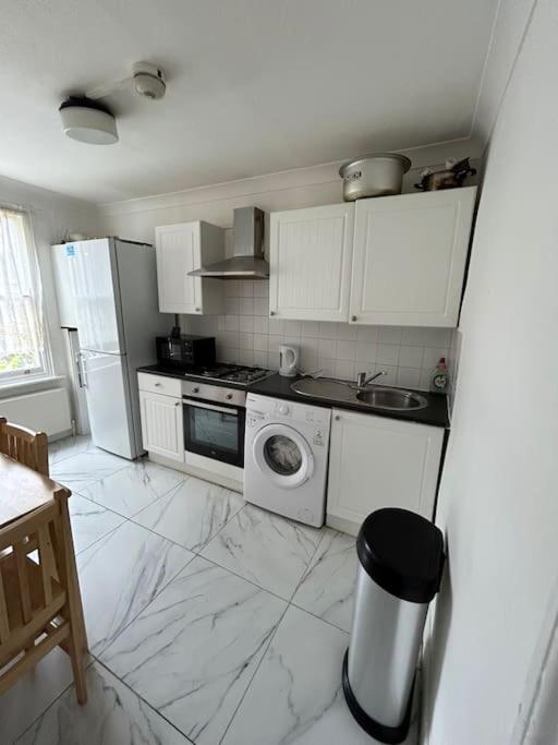East 2 Bedroom Flat Apartamento Londres