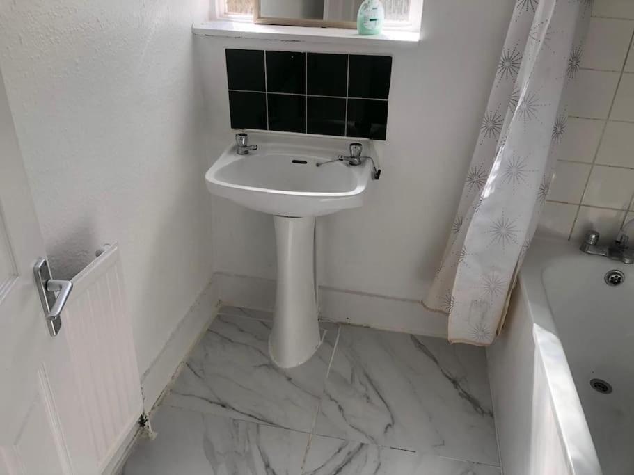 Apartamento East 2 Bedroom Flat Londres