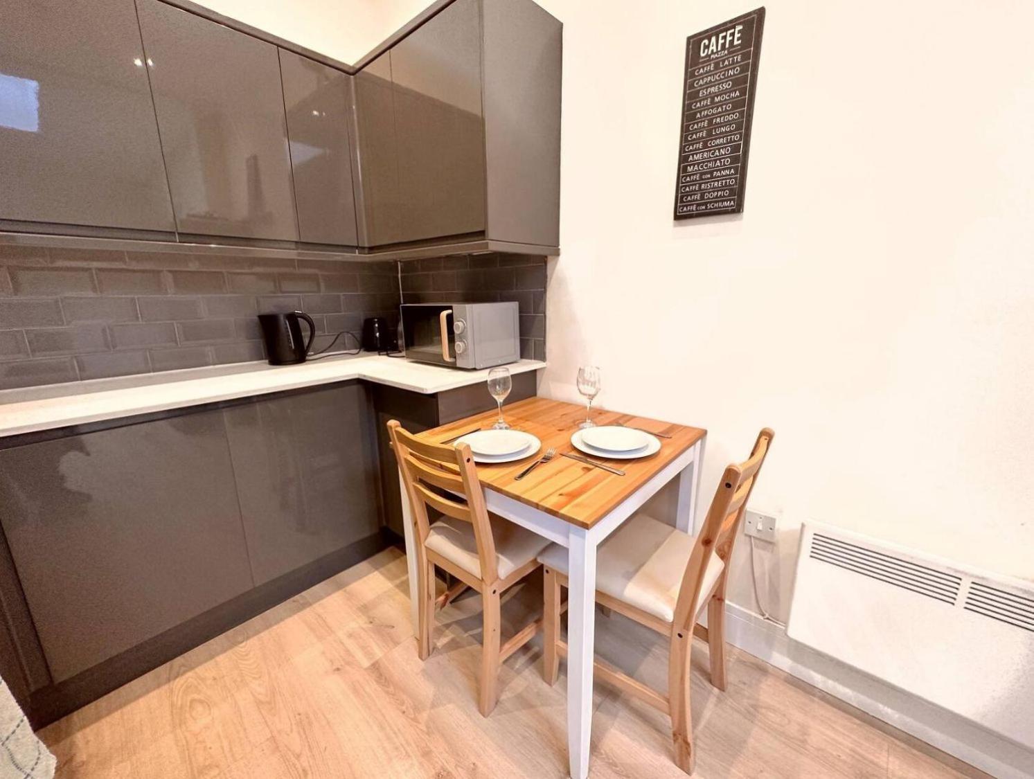 Modern, 10 Minutes To Bridge, Free Parking * London