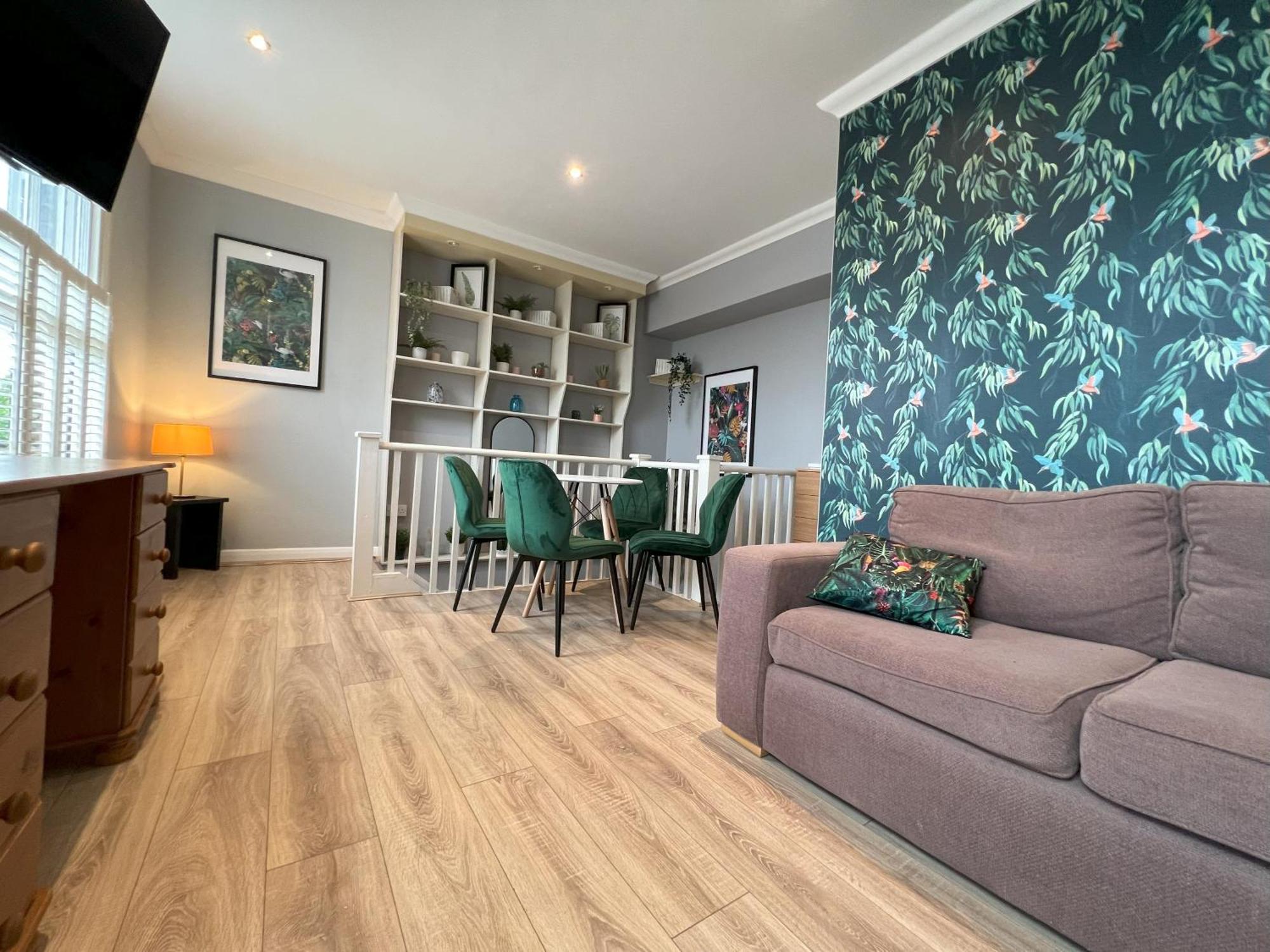 Two Bedroom Flat In Londres