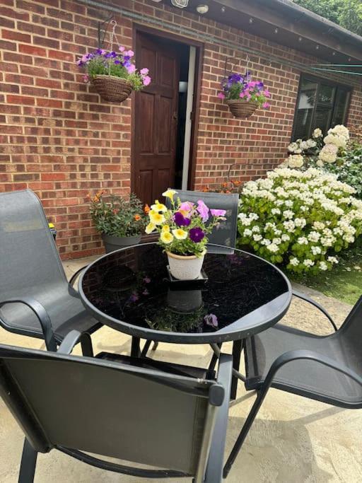 Garden Flat In * London