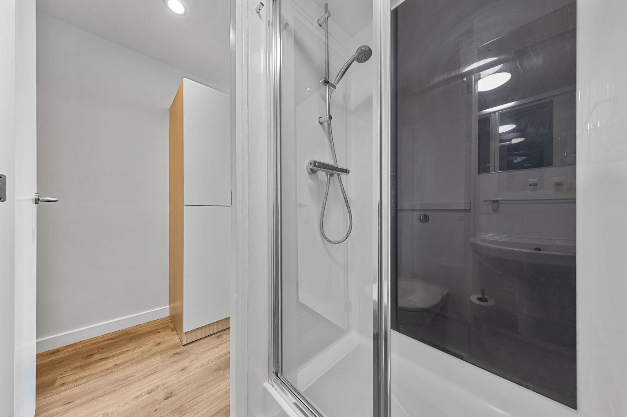 Spacious Double Bed In Lewisham Well Connected Londres