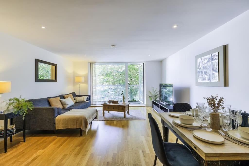 Luxurious 2-bedroom Apartamento *