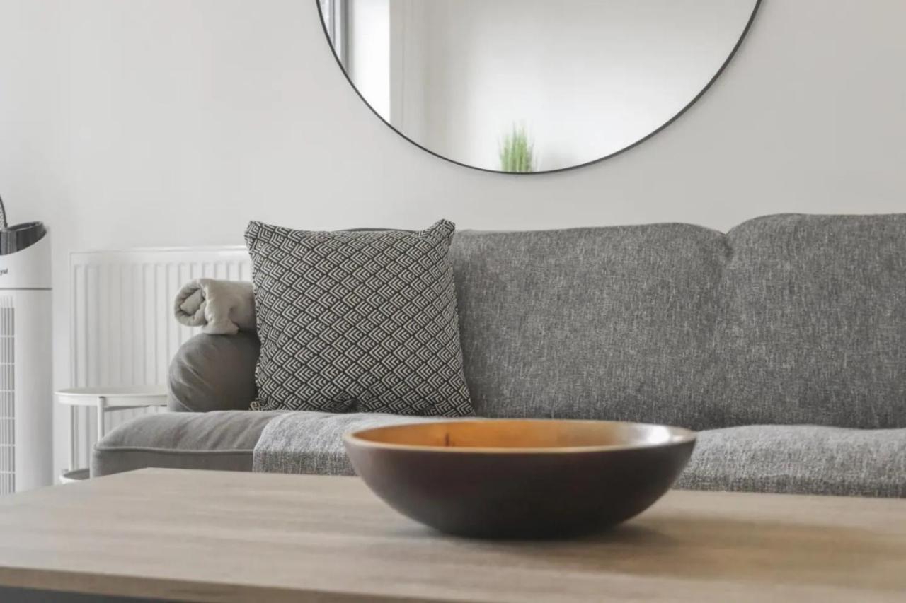 Centrally Located - Modern - 2bed - 2bath * Londres