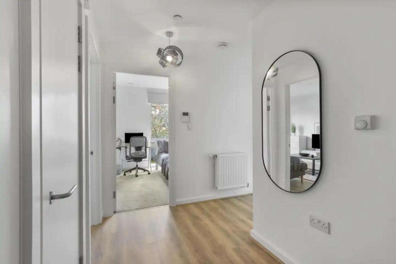 Centrally Located - Modern - 2bed - 2bath Londres