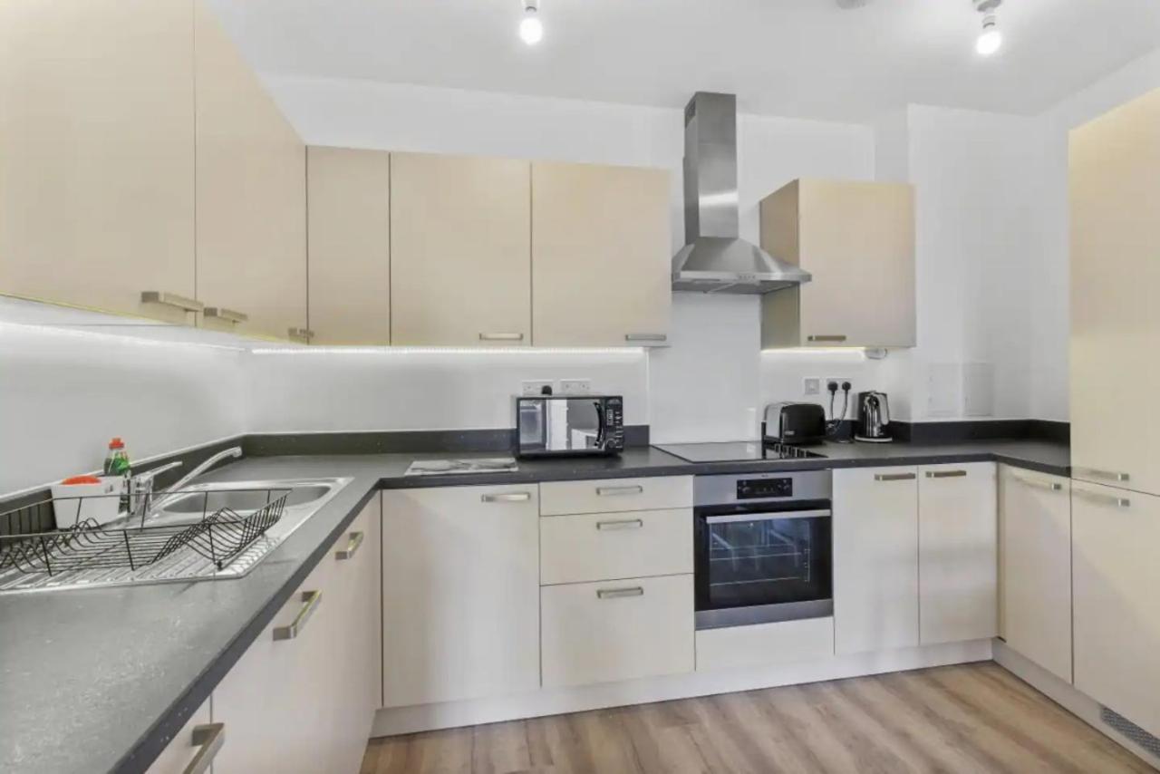 Centrally Located - Modern - 2bed - 2bath Apartamento Londres