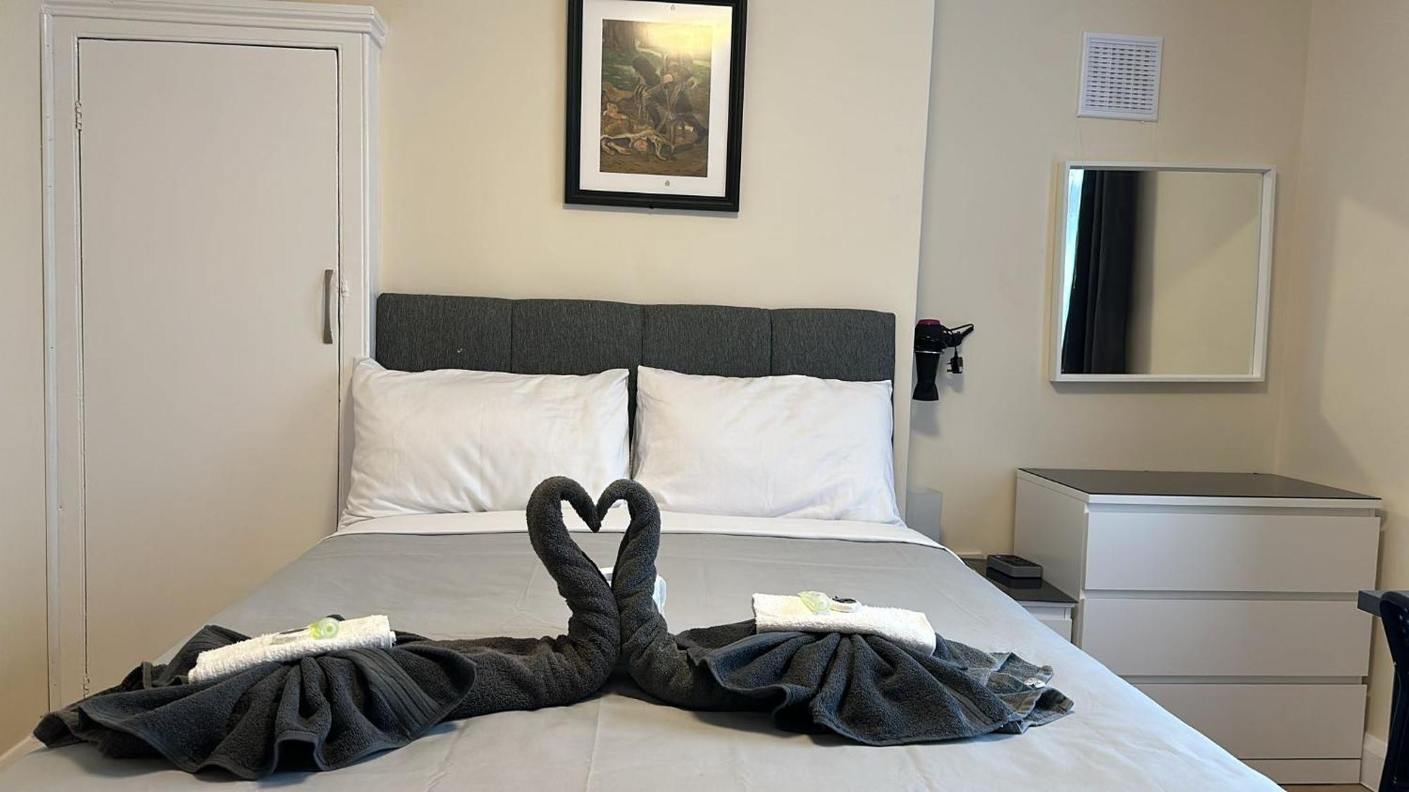 Station Apartment *
