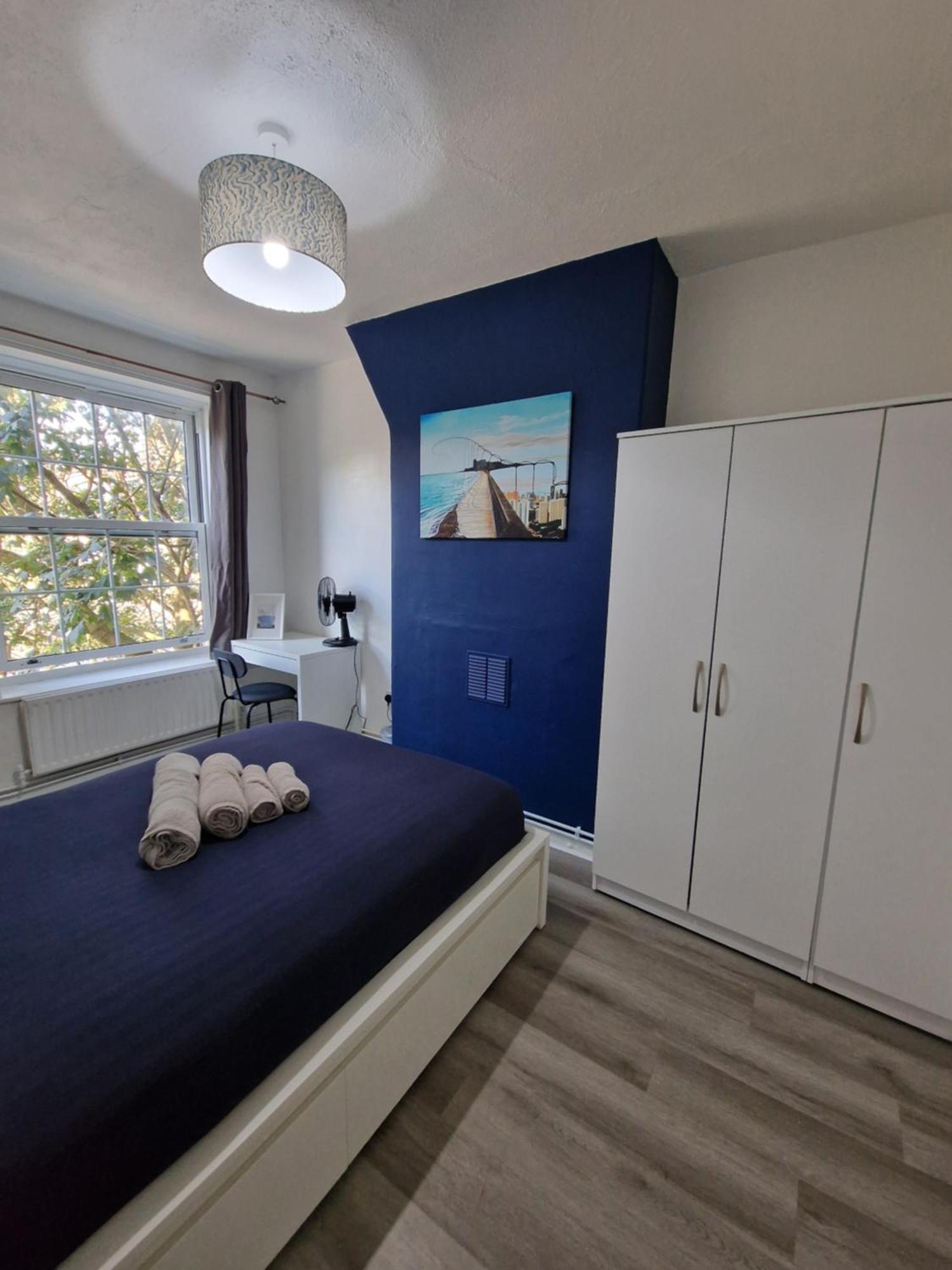 Comfortable 2 Bedrooms Flat In Oval Apartment London