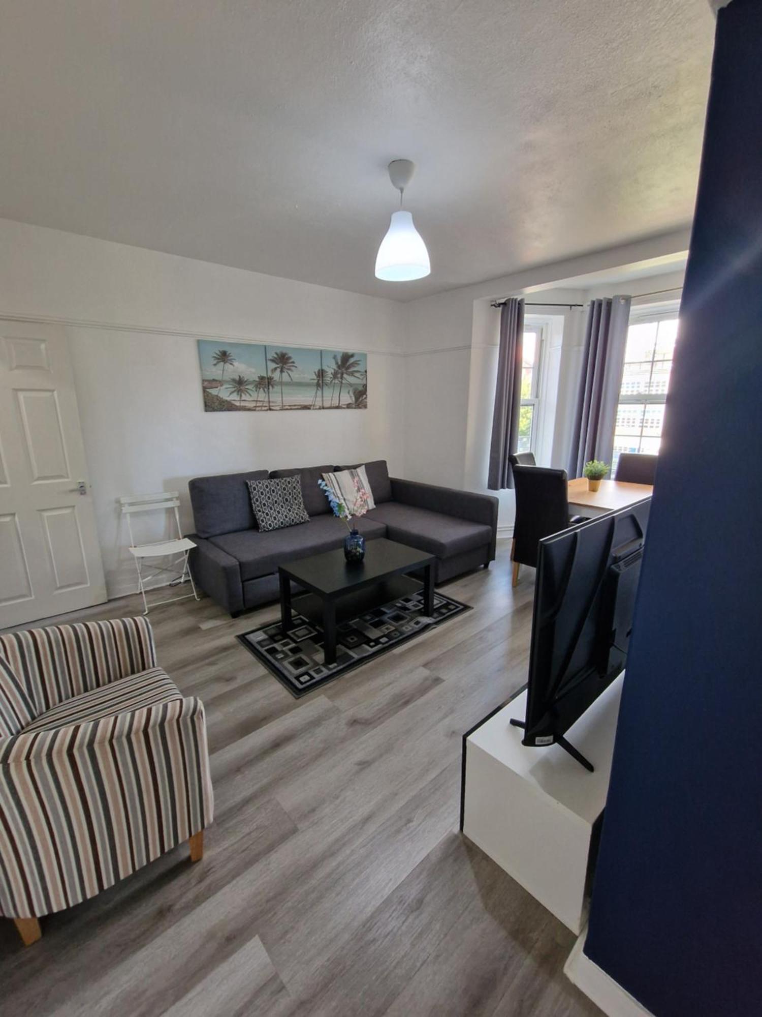 Comfortable 2 Bedrooms Flat In Oval Apartment London